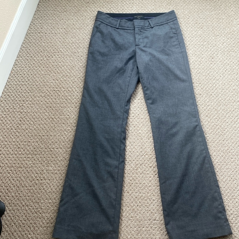Banana Republic Charcoal Grey Rayan Fit Pants in size 6. Fully Lined.